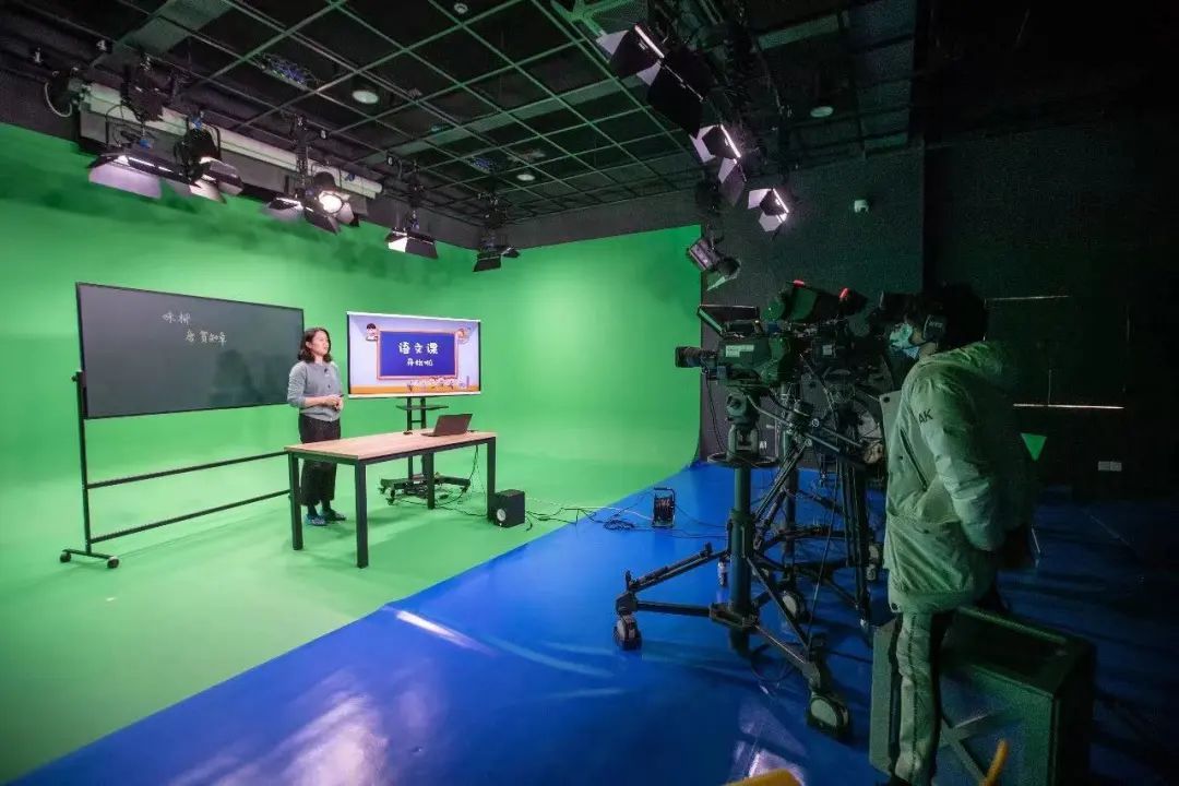 也为国际主要新闻机构和各国奥委会新闻专员提供办公场地