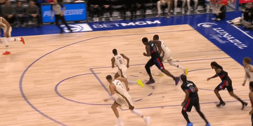 勇士惨败活塞追梦失误成焦点 波尔津吉斯伤退引