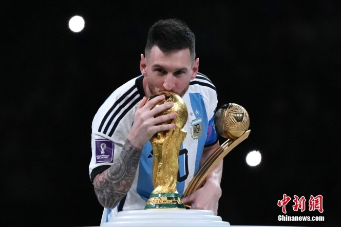 梅西首夺世界杯金球奖创历史纪录