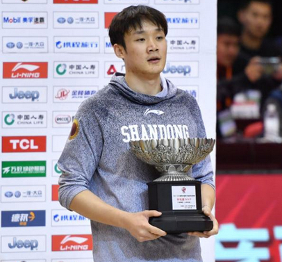 丁彦雨航：后卫技能重塑小前锋角色 谈团队信任