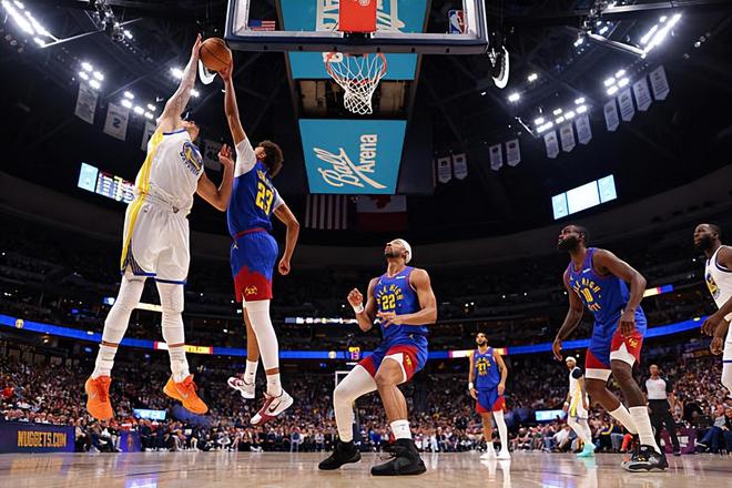 丹佛掘金下半场发力轻取金州勇士 桑托斯表现低