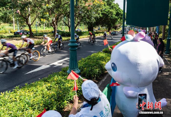 粤港澳全运会首办跨境自行车赛：选手实现无感