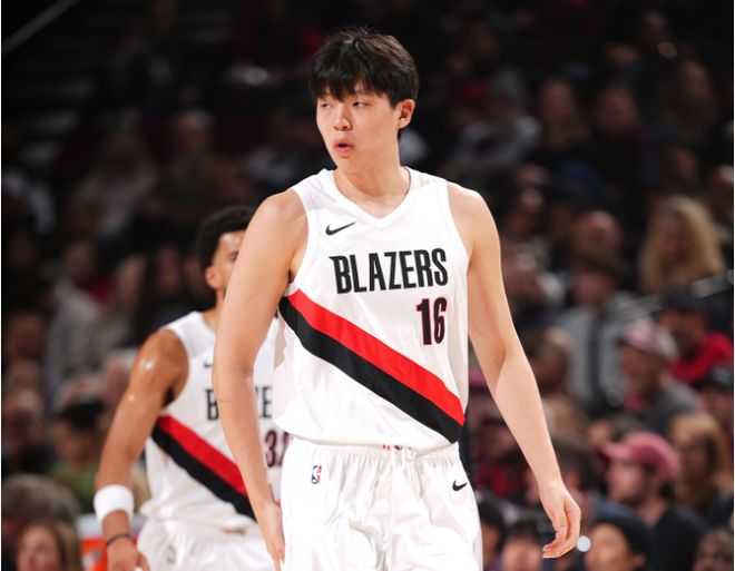 开拓者力克快船反超西部第八 杨瀚森替补登场零