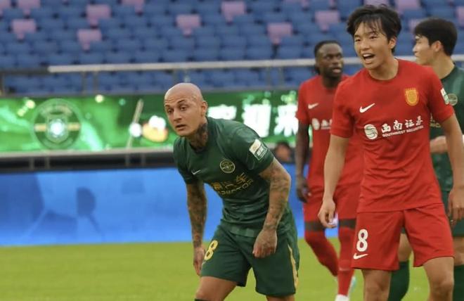 李镇全遭停赛引争议，辱骂行为取证难题引热议