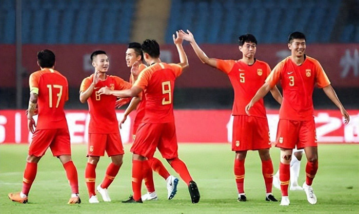 韦世豪率队领跑中超 韩鹏飞迎来职业生涯新高点