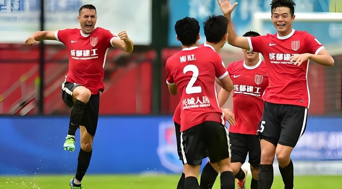 韦世豪率队领跑中超 韩鹏飞迎来职业生涯新高点