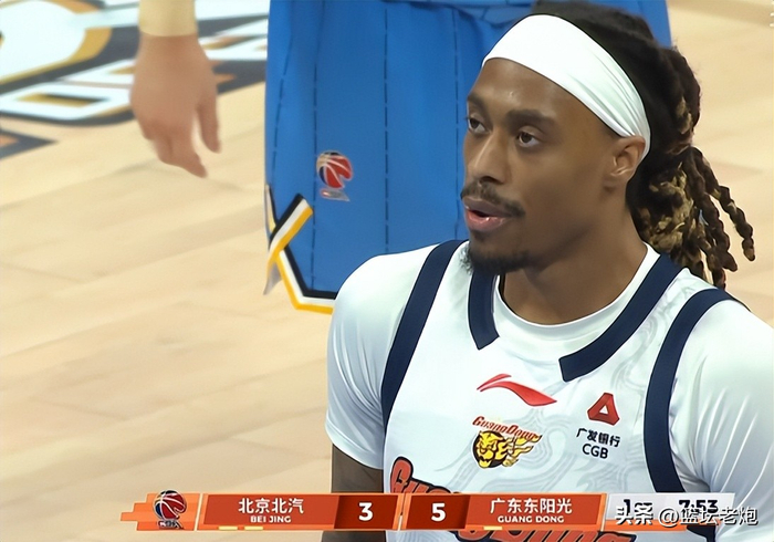 杨鸣专业点评：广东男篮客场惜败北京男篮